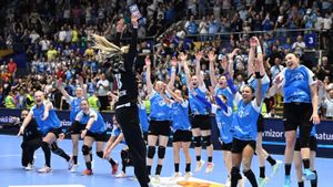 CSM București s-a calificat în Final Four al Ligii Campionilor, după 37-27 cu Esbjerg! Gloria Bistrița a fost învinsă de Brest cu 36-30 și nu va lupta pentru trofeu