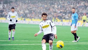 Mutu este elogiat de colegi și a fost a fost desemnat "jucătorul etapei" în Serie A: "Alergăm pentru el!"