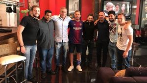 Indiciul care trădează următorul transfer al Barcelonei: în mijlocul discuțiilor, jucătorul s-a pozat în tricoul blaugrana. Imediat s-a declanșat scandalul: "Mergem la FIFA!"