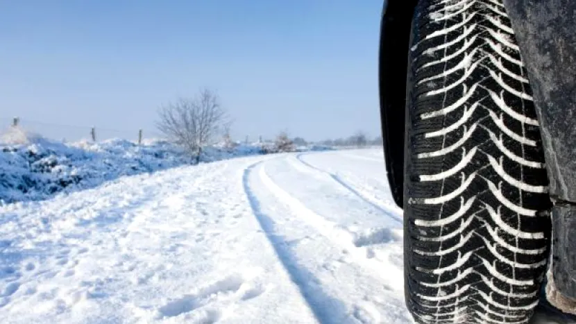 Ce amendă riscă șoferii din România care nu folosesc cauciucuri de iarnă