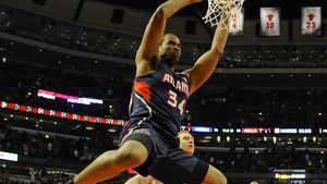 "Am 34 de ani, sunt negru și sunt gay". Mesajul care a uimit sportul american! Cine e primul jucător homosexual din NBA