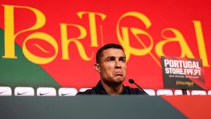 Reacția lui Cristiano Ronaldo când a fost întrebat despre posibilitatea de a fi în continuare rezervă la naționala Portugaliei: „Eu vreau titular!” Ce spunea selecționerul Roberto Martinez