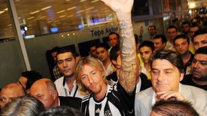 VIDEO** Guti a semnat cu Beșiktaș pentru 2 sezoane! Vezi cum a fost primit ex-'galacticul' la Istanbul!