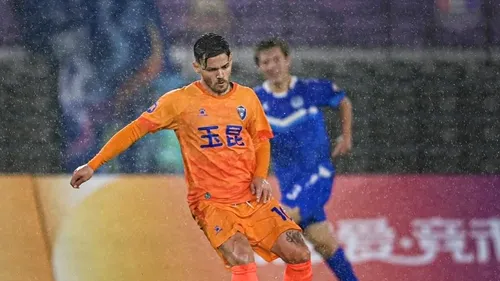 Rapid l-a vândut ca să scape de el, dar Alex Ioniță i-a înnebunit pe chinezi! A marcat un gol de senzație