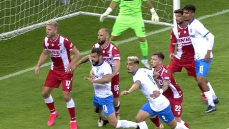 Horațiu Feșnic a dictat penalty, în minutul 26, fără ezitare! Puljic a izbucnit în râs ironizând decizia centralului