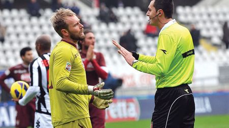 Fotbal "penal". 19 jucători au fost suspendați de Federația italiană. Urmează nume mari?