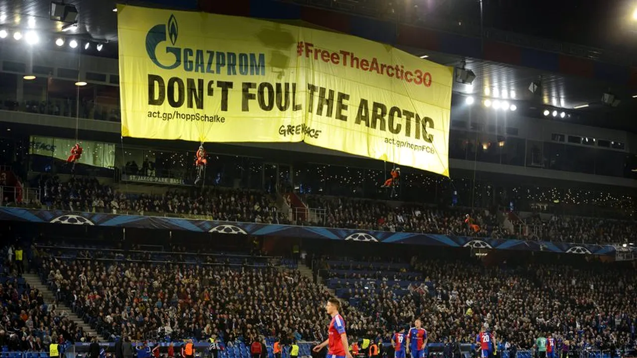 UEFA ar putea întinde o mână de ajutor Stelei! Ce riscă FC Basel după protestele care au avut loc sub ochii lui Platini