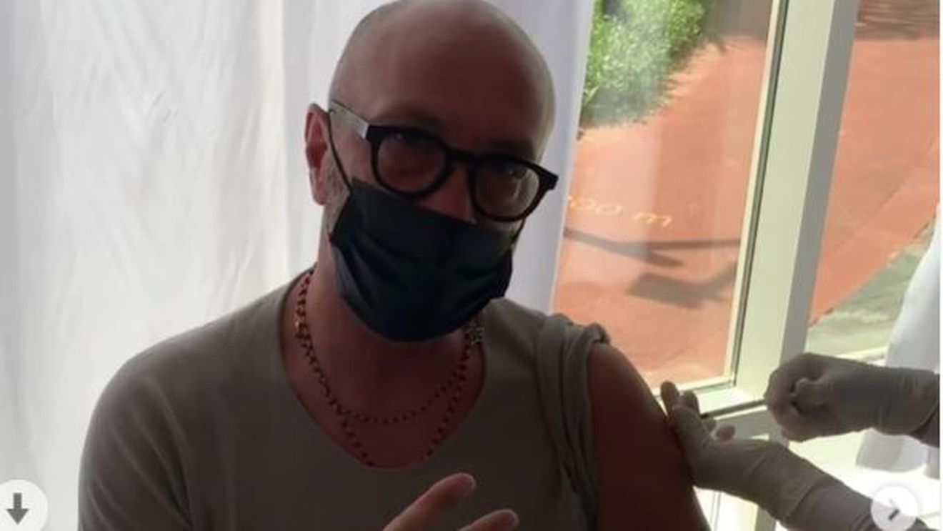 Walter Zenga și-a făcut vaccinul chinezesc la Dubai! Postarea prin care își încurajează fanii să îi urmeze exemplul | VIDEO