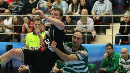 Dezvăluiri de la pauza meciului Dinamo - Sporting! Vali Ghionea a spus ce s-a întâmplat la vestiare. Cum au pierdut "câinii" calificarea