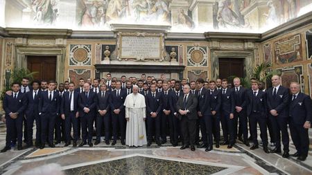 Fotbaliștii de la Juventus și Lazio au mers în vizită la Vatican înaintea finalei Cupei Italiei