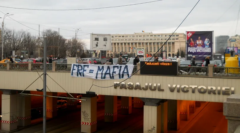 Fanii continuă protestele la adresa lui Sandu!** FOTO Mesajele care au împânzit Bucureștiul