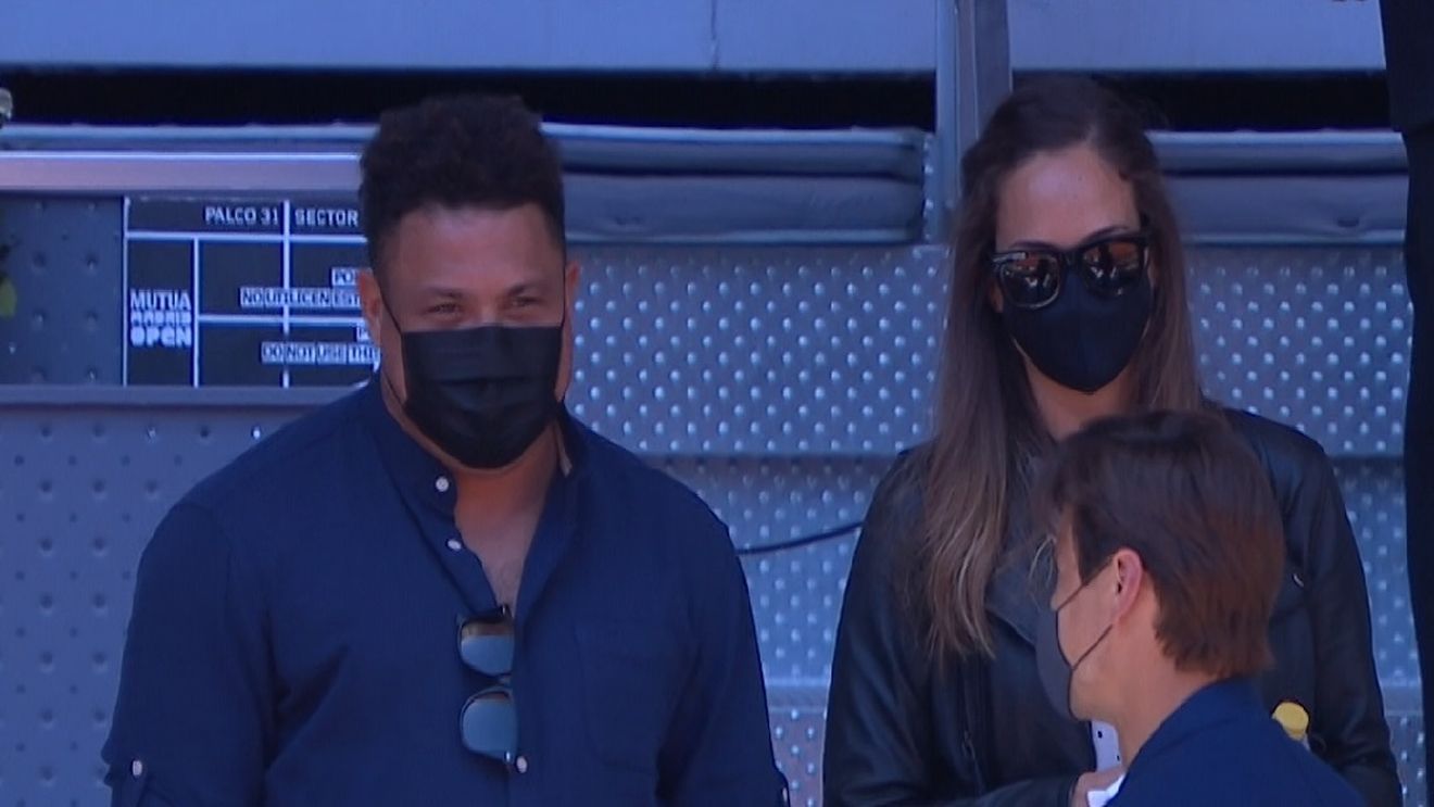 Când Ronaldo și Figo îi „asigură spatele" lui Ion Țiriac! Imaginea zilei la turneul de la Madrid | FOTO