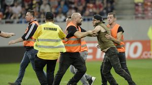 Sancțiunile dictate de Jandarmerie după Steaua - Rapid: amenzi usturătoare și interdicție pentru suporteri