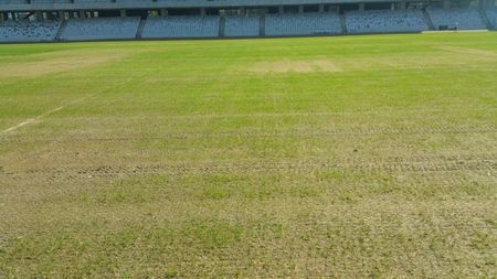 Trimisul UEFA a rămas încă o zi la Cluj și astăzi a inspectat din nou gazonul pe care se va juca România - Muntenegru! Ce concluzii a tras 