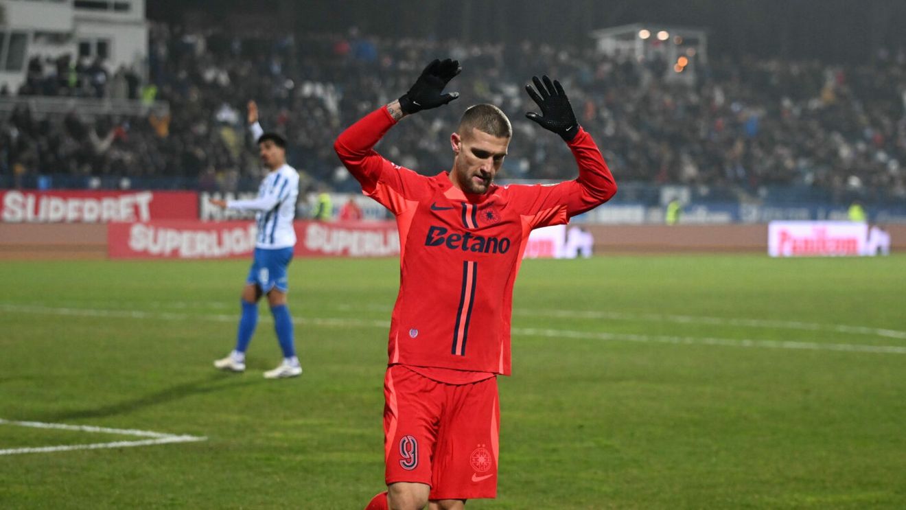 Cea mai controversată fază din Qarabag - FCSB. Arbitrul a dictat penalty pentru fault la Daniel Bîrligea, dar l-a anulat după intervenția VAR