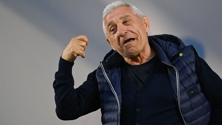 EXTRA Giovanni Becali s-a crucit când a văzut românul care a folosit un „black card” de 100.000 de lire sterline, în cazinou: „Îl arunca de parcă ziceai că e miliardar”