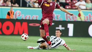 Afacere a la Cluj:** Deac = 13 jucători + 500.000 â‚¬