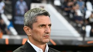 Patronul lui AEK Atena a vrut să-l bată pe Răzvan Lucescu: „A intrat în vestiarul nostru cu intenții sălbatice!”