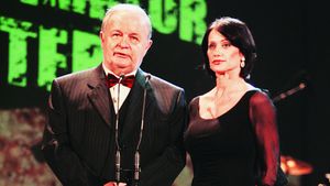 "ZECEEEEEE!" Notre respect, Țopescu!** Cum a făcut istorie la microfon, alături de Nadia