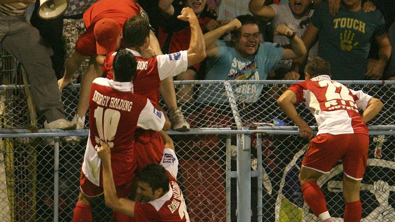 NO NAME** Dinamo