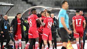 Atacanți în recital și fundași de „caz penal”: câte stele a luat fiecare jucător din incredibilul U Cluj - Dinamo 2-4!