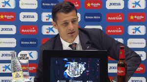 Gâlcă, după succesul care-l depărtează de retrogradare: "Plec acasă fericit". Românul e gata pentru un nou duel cu Messi și Suarez: "Mergem pe Camp Nou să facem un meci bun"