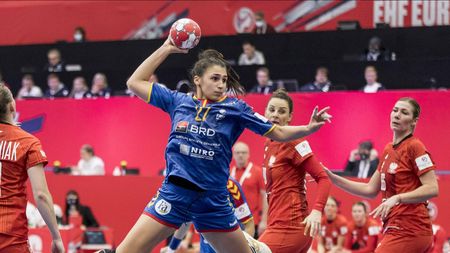 România – Polonia, meciul de referință pentru pivotul Lorena Ostase. „Echipa m-a ajutat să marchez acele goluri. Tot fetele m-au ajutat și în apărare”