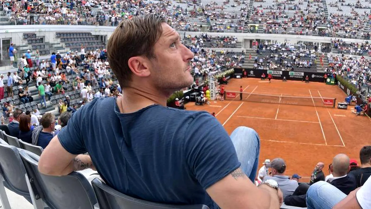 IMAGINEA ZILEI | La 40 de ani, Francesco Totti iubește tenisul mai mult ca niciodată. La ce meci a asistat legendarul fotbalist al Romei 