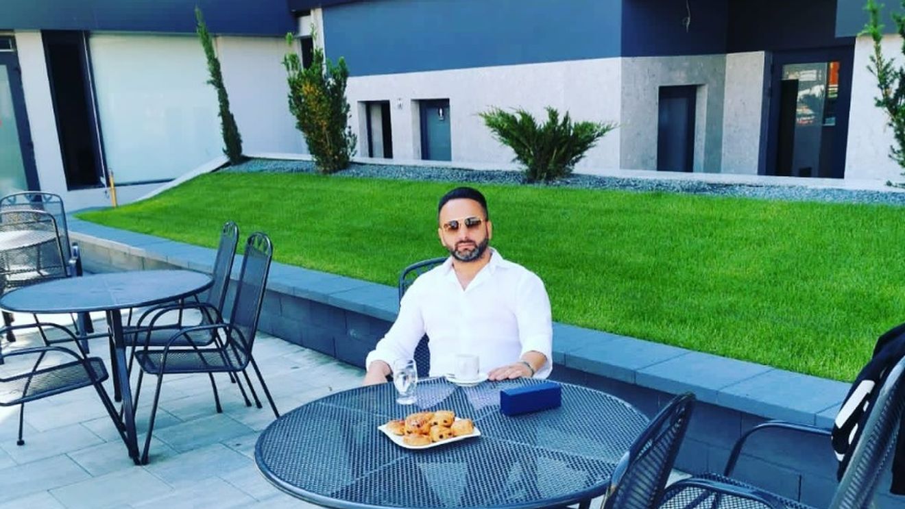 Un milionar controversat a participat la exorcizări în România: „Am văzut o femeie și dracii au început să facă urât în predică”