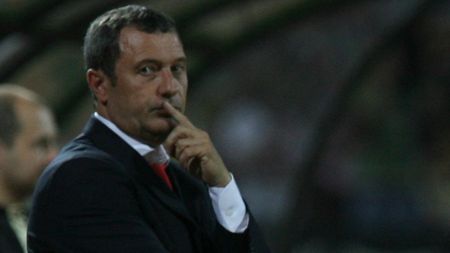 Dom'' profesor ar mai sta!