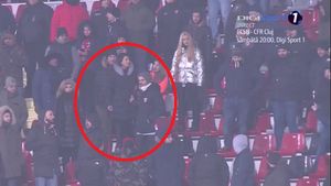 EXCLUSIV | ProSport a stat de vorbă cu suporterul dinamovist care a intrat în conflict cu Andreea Hanca: "Asta mi-a spus, apoi m-am întors cu spatele". Ce s-a întâmplat, de fapt, după "înțepătura" fanului