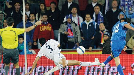 Contra a marcat un "gol maradonian"