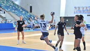 SCM Universitatea Craiova s-a calificat în Final 8-ul Cupei României la handbal feminin, după ce a învins-o pe Minaur Baia Mare. Tot podiumul Ligii Florilor a capotat în Bănie
