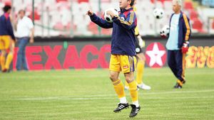 Prima reacție a lui Gică Hagi:** "DA! M-am întâlnit cu Mircea Sandu! Analizez oferta FRF!"