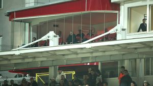 Scapă Dinamo de frații Becali?**