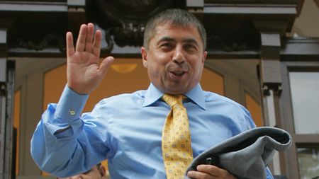 "Dacă Savaniu e nevinovat, ne poate arbitra în continuare!"