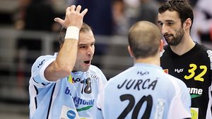 „Băi, treziți-vă!"