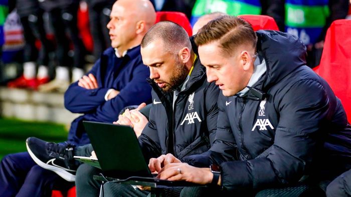 Chivu, amăgit de Ajax. Prietenul lui Ogăraru a primit postul de antrenor principal al „lăncierilor”