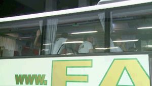 Scene surprinzătoare în autocarul Stelei, după victoria chinuită cu "U" Cluj, în Cupă