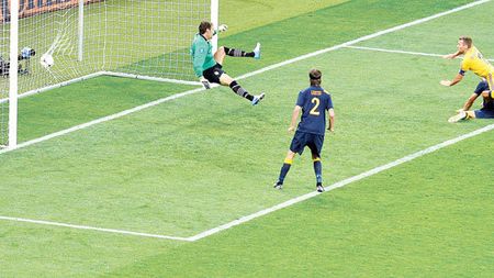 Când talentul nu se predă!** Golurile lui Șevcenko au adus victoria Ucrainei la primul meci de la un turneu final al Euro