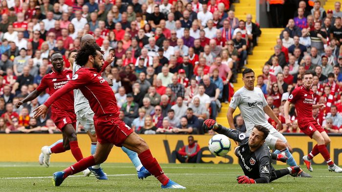 Liverpool a "demolat-o" pe West Ham și e lider în Premier League, la golaveraj. Salah și Mane continuă de unde s-au oprit, "cormoranii" au atins o cifră rotundă