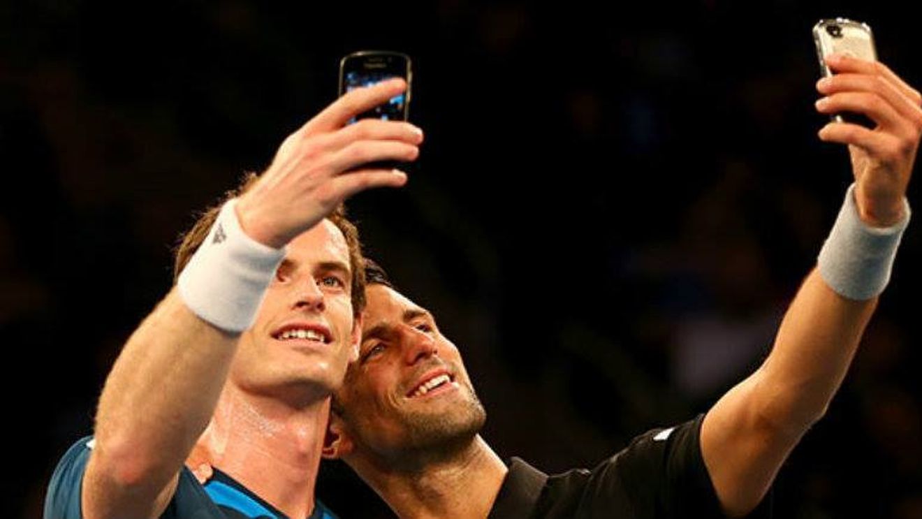 Este milionar, dar conduce o rablă! Soția acestui campion din tenis protestează degeaba