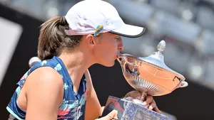 Iga Swiatek a renunțat la tot pentru Roger Federer! E prima femeie din tenis care semnează un contract cu această firmă, iar rivala Simonei Halep a făcut anunțul: „Sunt încântată!”