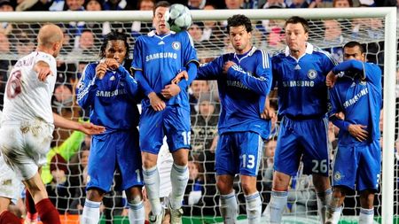 As îi ironizează pe englezi: 'Chelsea are nevoie de Viagra!'