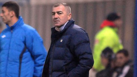 Secunzii la apel.** Staff-ul lui Petre Grigoraș se ocupă de pregătire până vine alt antrenor