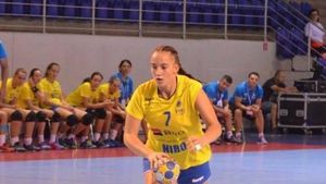Rapid a pus mâna pe liderul naționalei U18, Andreea Popa. Vasile Mărgulescu: "Este o jucătoare de mare perspectivă, va face deplasarea la Cluj pentru a simți mirosul Ligii Naționale". Cum stă Rapid din punct de vedere financiar și numărul impresionant de fani care fac deplasarea la Cluj