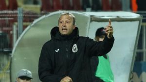 Papură a dezvăluit de la ce a plecat conflictul cu Edi Iordănescu: „Nu mai vreau să pronunţ numele lui”. Ce alt antrenor român l-a ajutat pe tehnicianul Craiovei pentru a pregăti un meci din Europa League