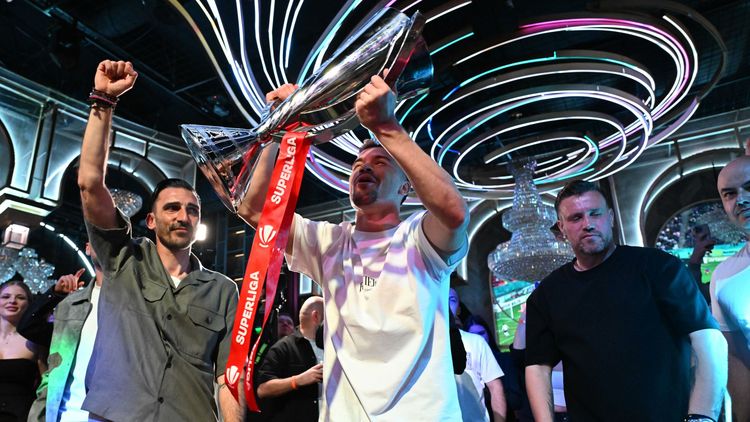 Darius Olaru a aşteptat şi a postat imediat cum Charalambous şi Pintilii au plecat oficial de la FCSB