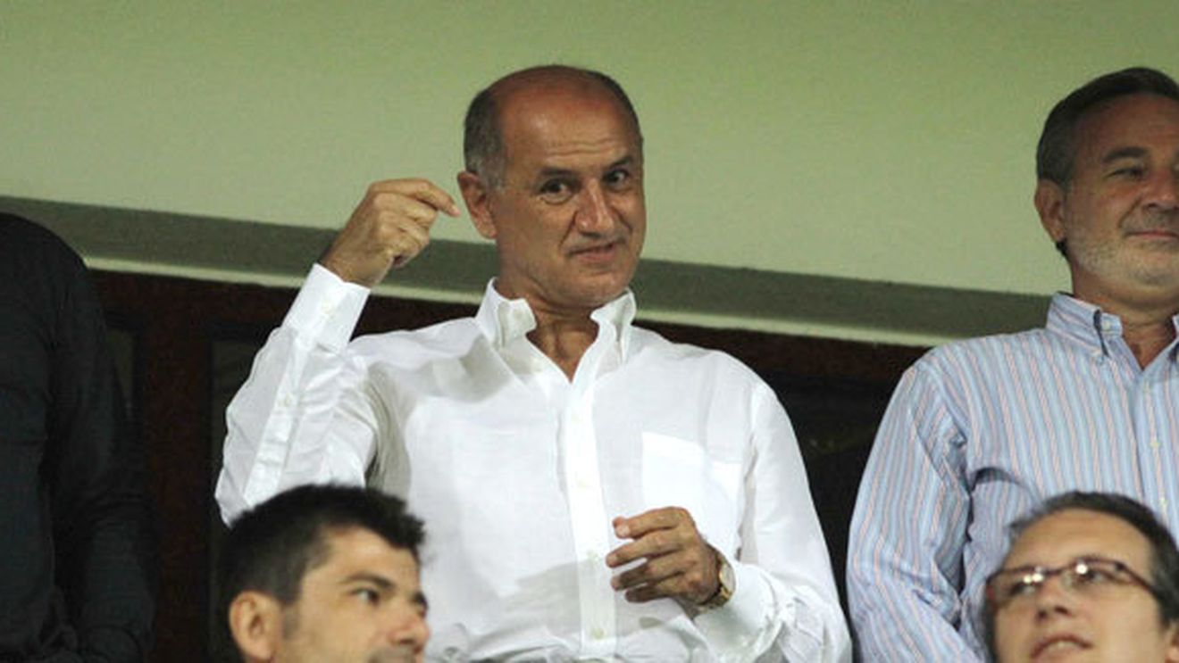 "Protectorii" fotbaliștilor din Liga I îl suspectează de ilegalități pe George Copos:** "A centrat în 2005 și a dat cu capul în 2012!" AFAN anunță: "Interesele noastre sunt grav atinse"