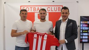 Bogdan Apostu susține că unii jucători ai UTA-ei nu au vrut să termine meciul cu FCSB, Balint: „Ce să le spun lui Batha sau Ubbink?”